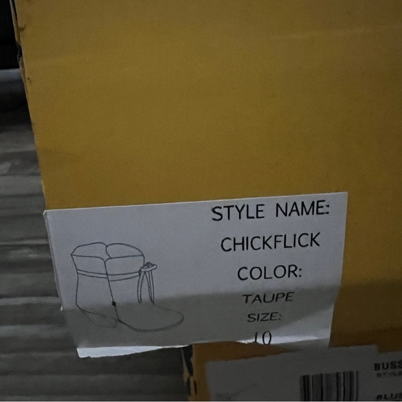 Sbicca Women's Chickflick Ankle Bootie SIZE 10 - Picture 10 of 10